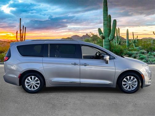 2018 Chrysler Pacifica Touring-L