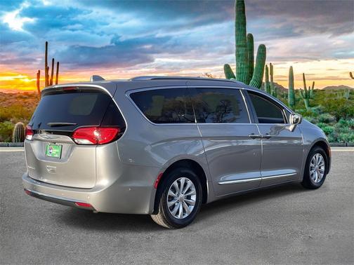 2018 Chrysler Pacifica Touring-L