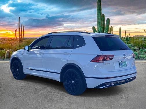 2021 Volkswagen Tiguan 2.0T SE R-Line Black