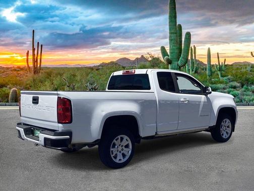 Summit White 2022 Chevrolet Colorado LT