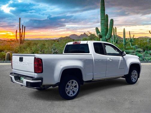 Summit White 2022 Chevrolet Colorado LT