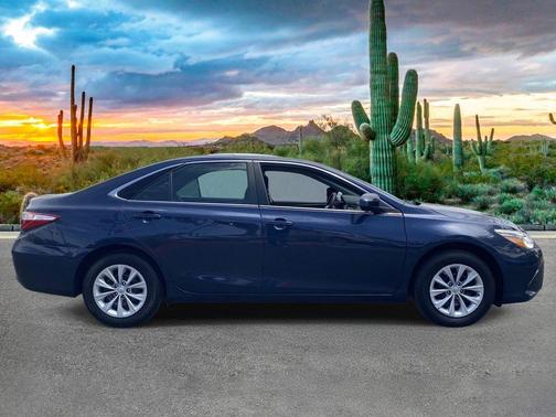 Parisian Night Pearl 2016 Toyota Camry LE