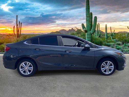 Graphite Metallic 2017 Chevrolet Cruze LT