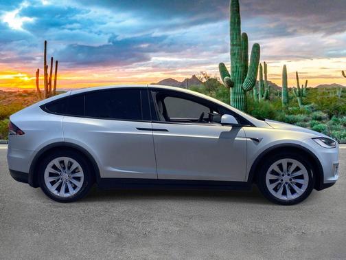 Deep Blue Metallic 2016 Tesla Model X 90D