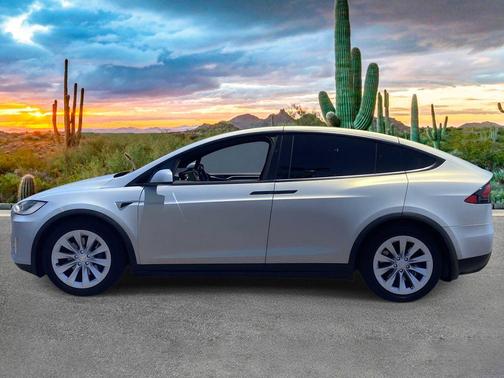 Deep Blue Metallic 2016 Tesla Model X 90D