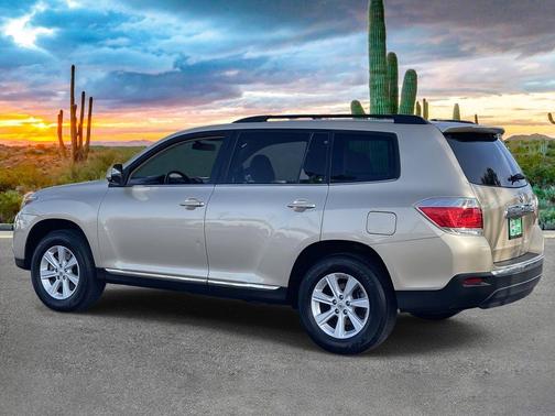 2012 Toyota Highlander SE