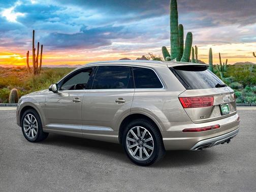 Cobra Beige Metallic 2018 Audi Q7 3.0T Premium Plus