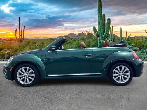 Bottle Green w/ Black Top 2017 Volkswagen Beetle 1.8T Classic