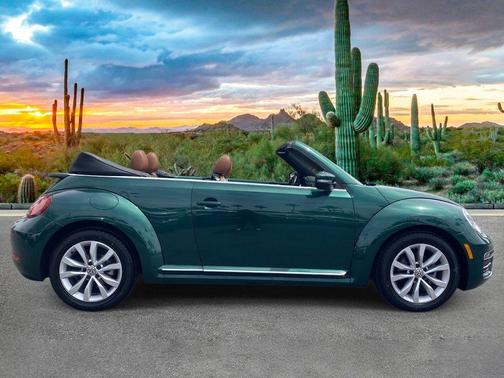 Bottle Green w/ Black Top 2017 Volkswagen Beetle 1.8T Classic