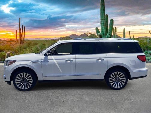 White Platinum Tri-Coat Metallic 2019 Lincoln Navigator L Reserve