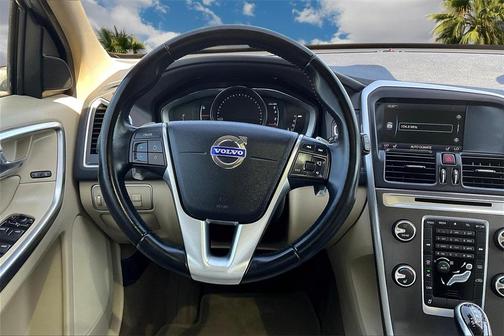 2015 Volvo XC60 T6 Premier Plus