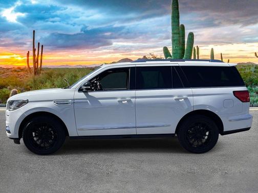 Pristine White 2020 Lincoln Navigator Reserve