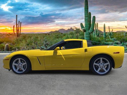 Velocity Yellow Tinted Clearcoat 2007 Chevrolet Corvette Base