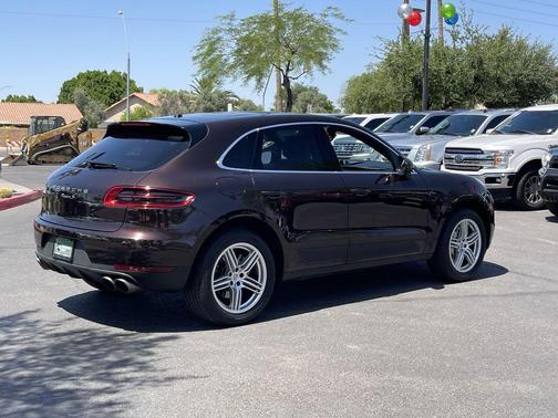 Mahogany Metallic 2017 Porsche Macan S