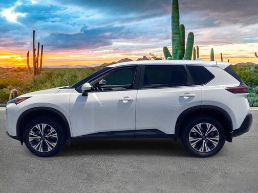 Pearl White Tri-Coat 2023 Nissan Rogue SV