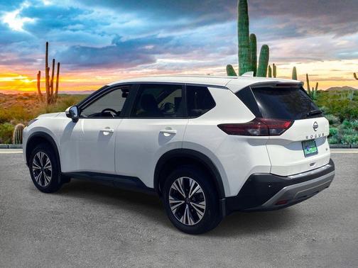 Pearl White Tri-Coat 2023 Nissan Rogue SV