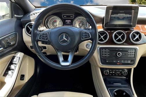2017 Mercedes-Benz GLA 250 Base