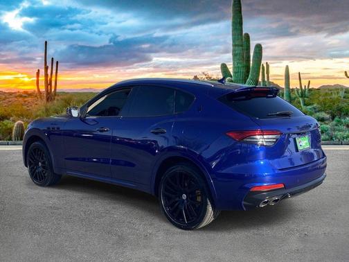 Blu 2022 Maserati Levante Modena