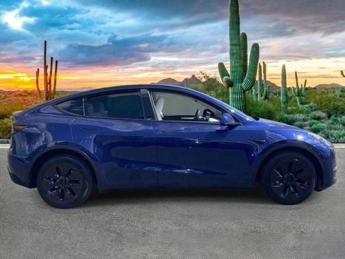 Deep Blue Metallic 2023 Tesla Model Y Long Range
