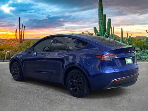 Deep Blue Metallic 2023 Tesla Model Y Long Range