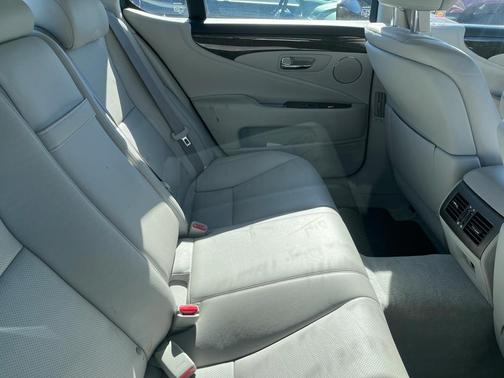 Photo 5 of 6 of 2009 Lexus LS 460 Base