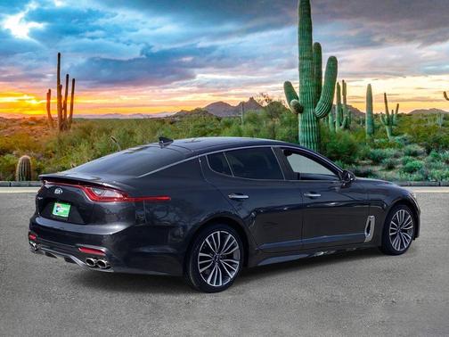 2019 Kia Stinger Base