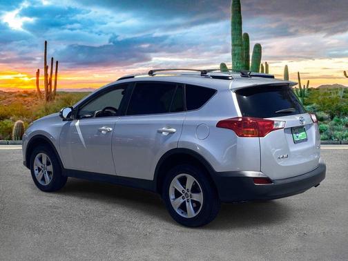 Classic Silver Metallic 2015 Toyota RAV4 XLE