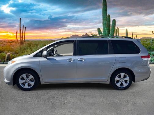 2011 Toyota Sienna LE