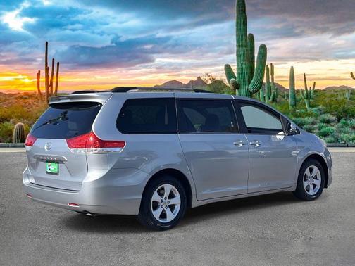 2011 Toyota Sienna LE
