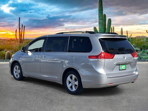 2011 Toyota Sienna LE