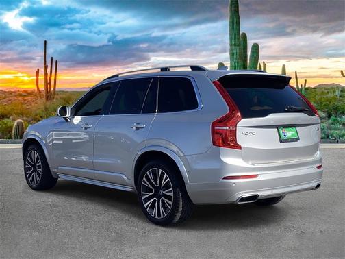 2018 Volvo XC90 T6 Momentum