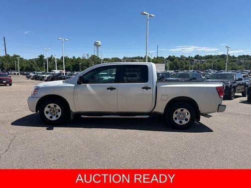 2005 Nissan Titan XE Crew Cab
