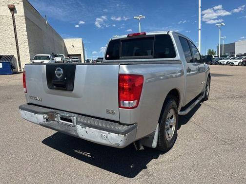 2005 Nissan Titan XE Crew Cab