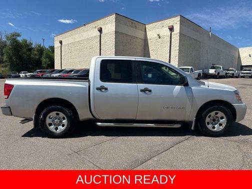 2005 Nissan Titan XE Crew Cab