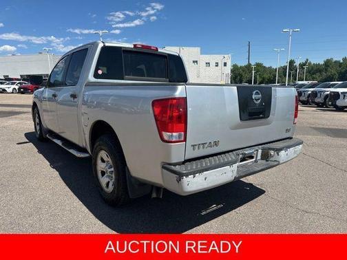2005 Nissan Titan XE Crew Cab