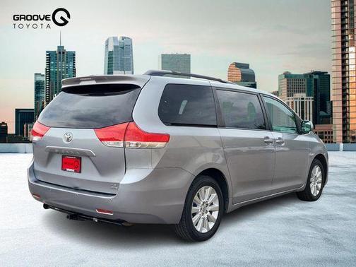 2013 Toyota Sienna LE