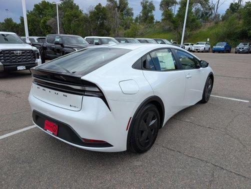 2025 Toyota Prius L