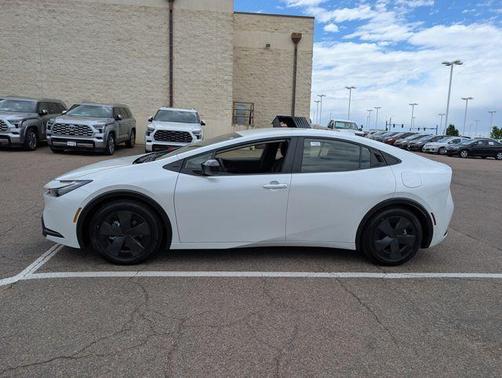 2025 Toyota Prius L