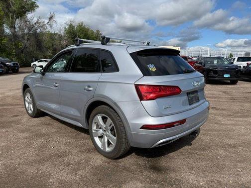 Florett Silver Metallic 2018 Audi Q5 2.0T Premium