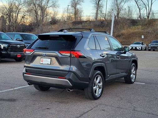 2019 Toyota RAV4 Hybrid SE
