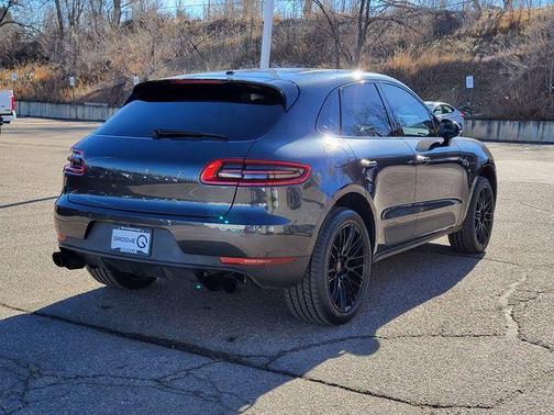 2017 Porsche Macan Base