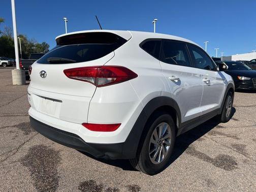 2016 Hyundai TUCSON SE