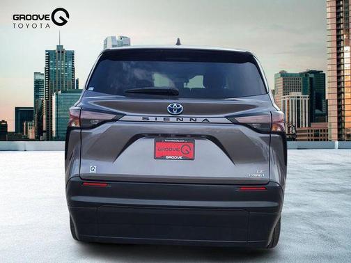 2023 Toyota Sienna LE