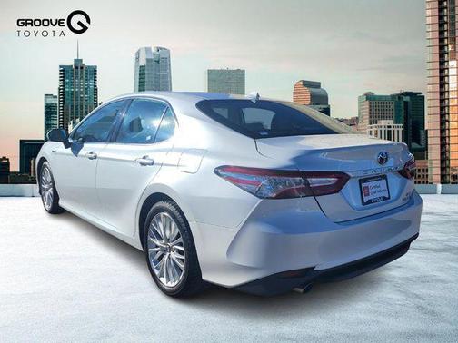2019 Toyota Camry Hybrid XLE