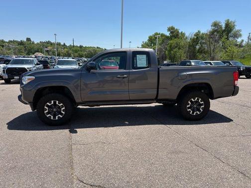 2017 Toyota Tacoma SR