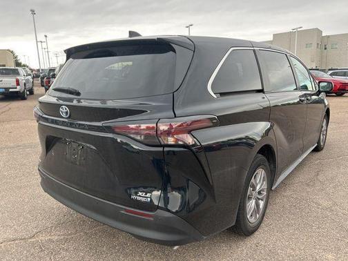 2023 Toyota Sienna XLE 7 Passenger