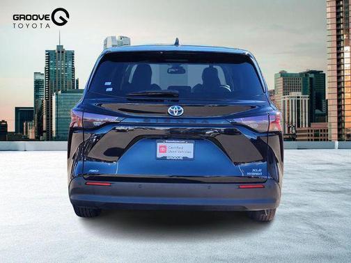 2023 Toyota Sienna XLE 7 Passenger