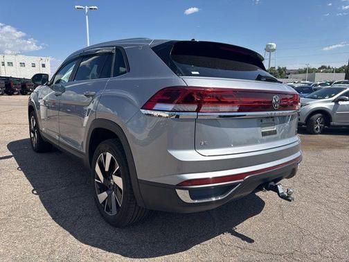 2024 Volkswagen Atlas Cross Sport 2.0T SE w/Technology 4MOTION
