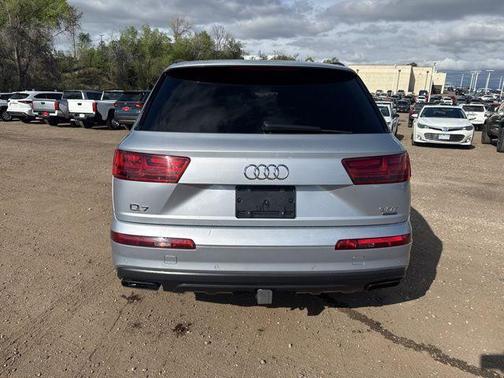 Florett Silver Metallic 2018 Audi Q7 3.0T Prestige