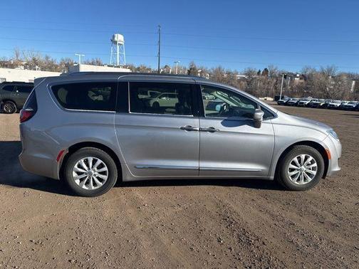 2019 Chrysler Pacifica Touring L